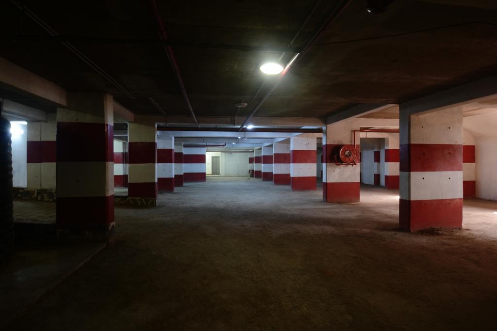 Hotel La Falaise Яунде Экстерьер фото